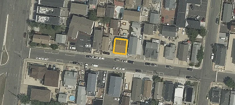 Three-House Triplex with Private Yards