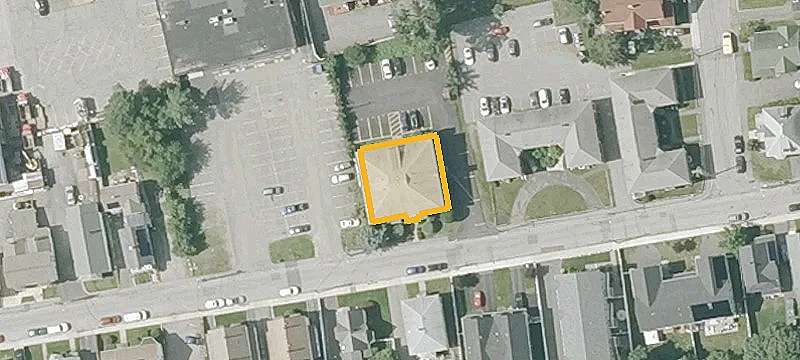 Apartment with Off-Street Parking