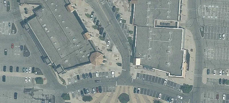 Hybrid Shopping Center Retail Space