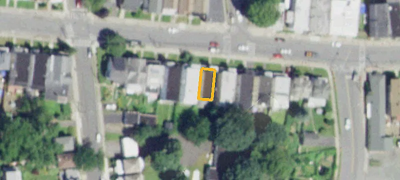 Two-Unit Duplex With Private Yard