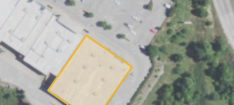Retail Space in Major Shopping Center