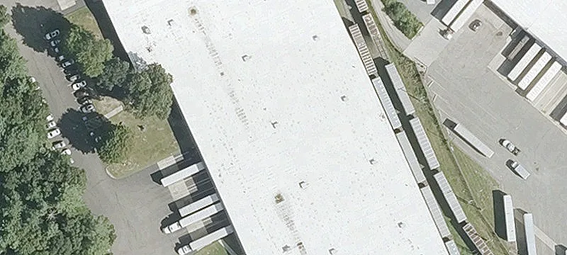 Warehouse with Tailboard and Rail Loading