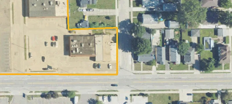 Retail Space in Busy Plaza