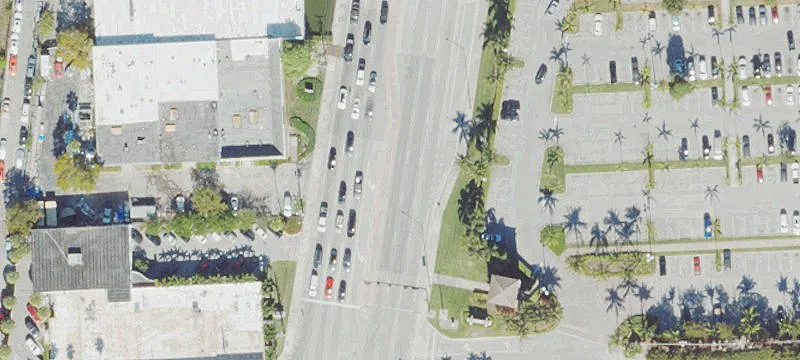 Anchored Shopping Center with Major Tenants