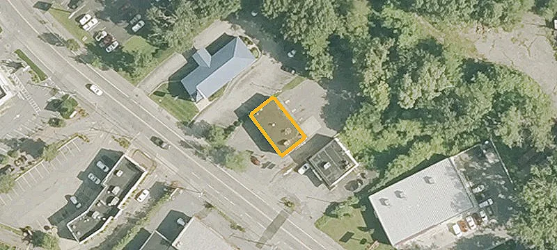 Freestanding Retail Building with Parking