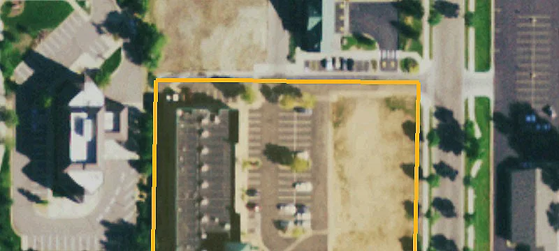 High-Visibility Commercial Land Pad