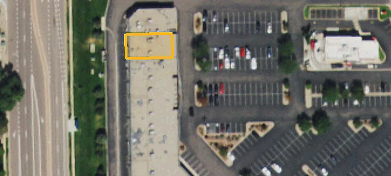 Retail Space in Multi-Tenant Center