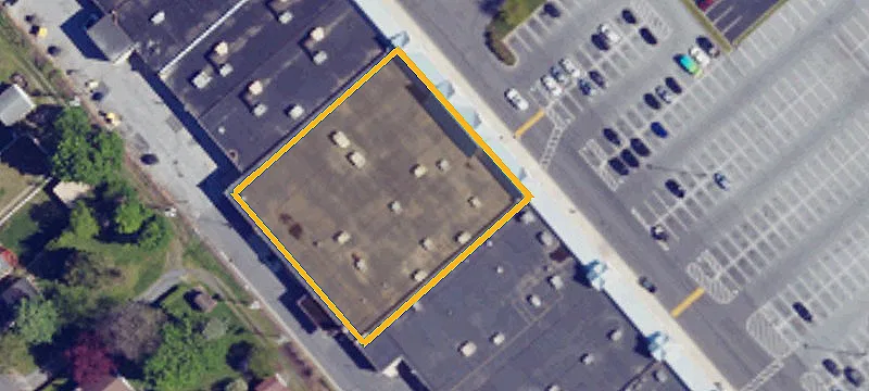 Retail Space in Anchored Shopping Center