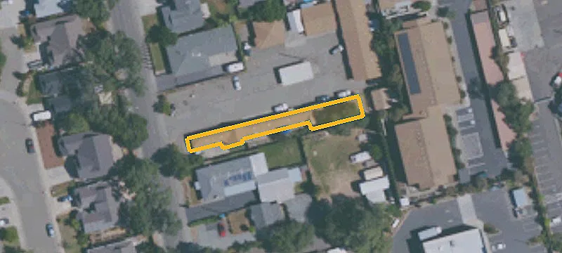 Single-Story 10-Unit Apartment Building