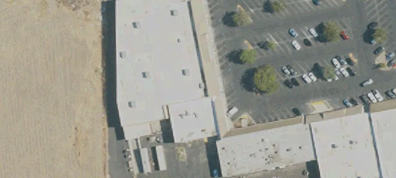 Endcap Retail with Warehouse Storage