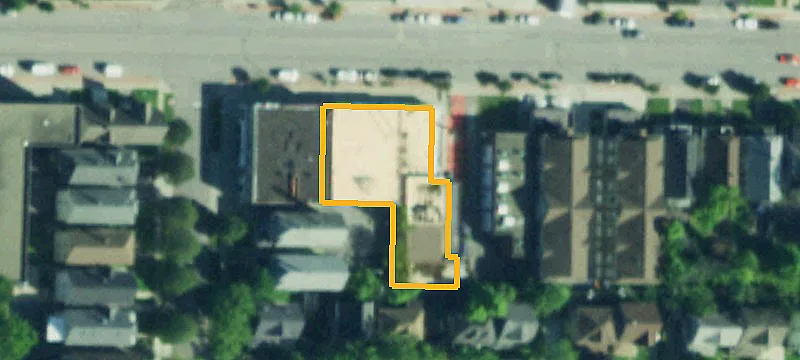 Flexible-Use Storefront with Parking
