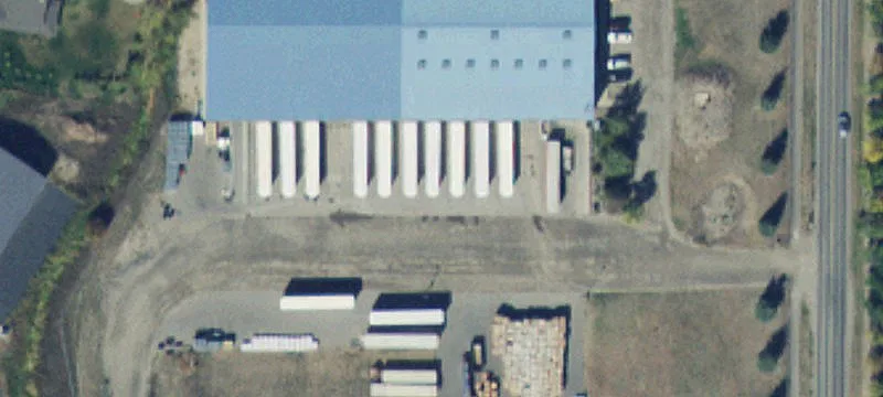Open Warehouse with Seven Dock Doors