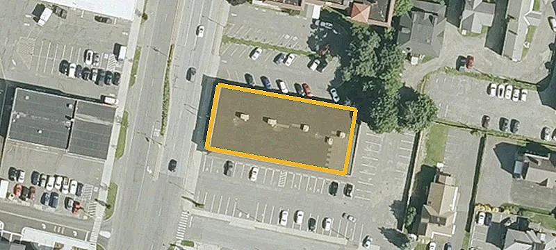 Multi-Tenant Retail Center
