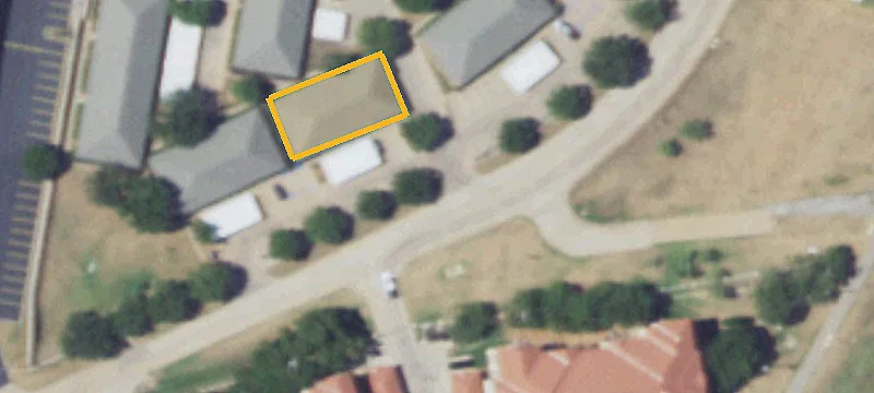 Commercial Lot Behind Retail Tenants