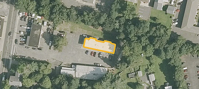 Second-Floor Apartment with Private Entrance