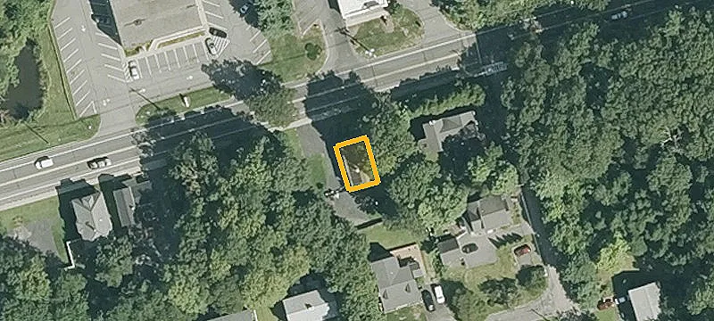 One-Level Apartment with Yard