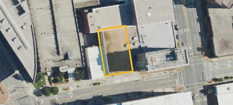Three-Story Showroom with Freight Access