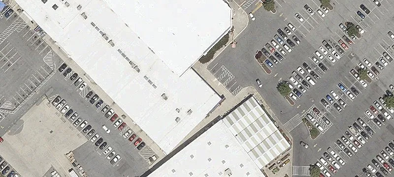 Retail Spaces in Shopping Center