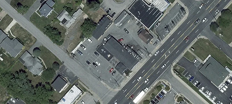 Multi-Level Restaurant with Rooftop Patio