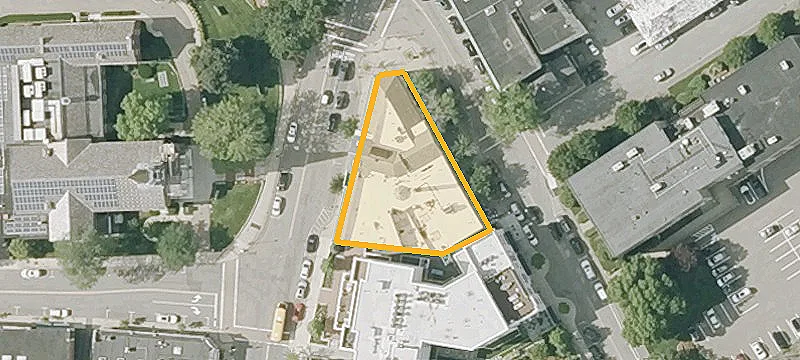 Subdividable Office Suite on Second Floor