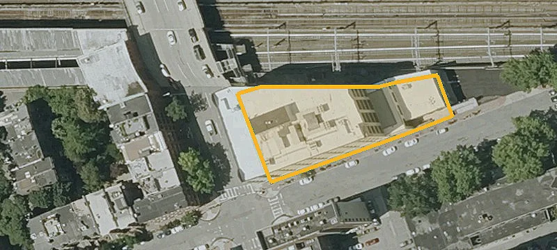 Endcap Retail Space