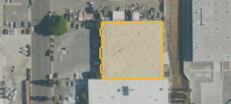 Freestanding Warehouse with 4 Docks