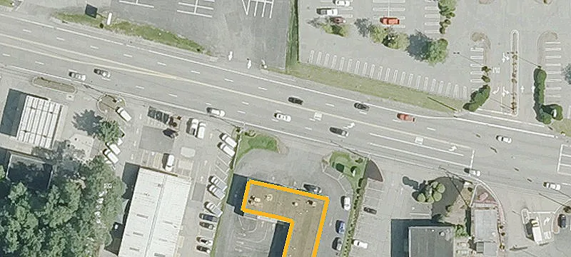 Freestanding Retail Building with Docks