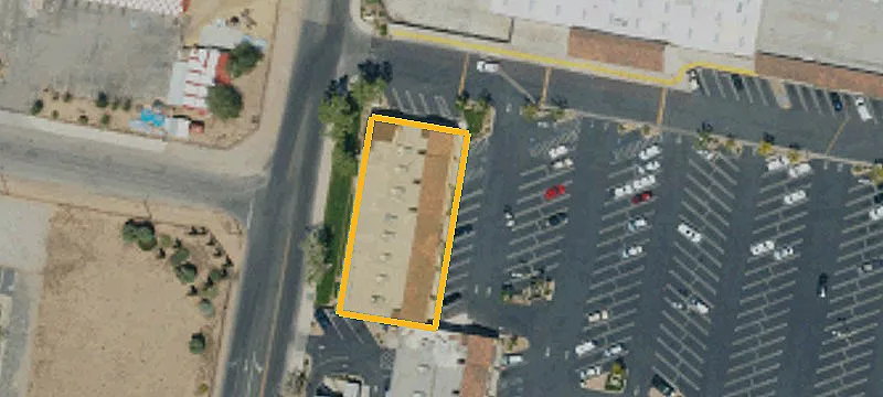 Endcap Retail Space