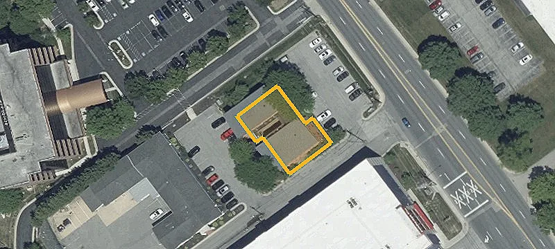 Flex Space with Yard Parking
