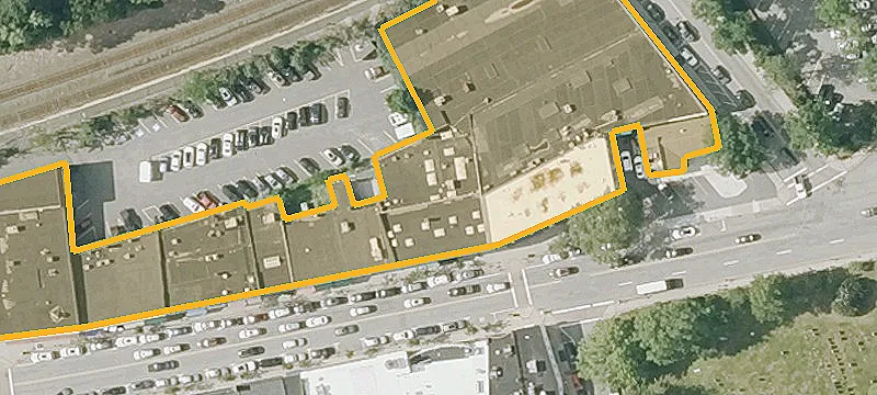 Downtown Retail Space in Shopping Center