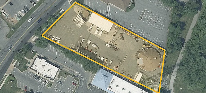 Retail/Office Suites in Shopping Center