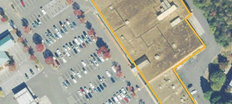 Retail Space with Lake Access