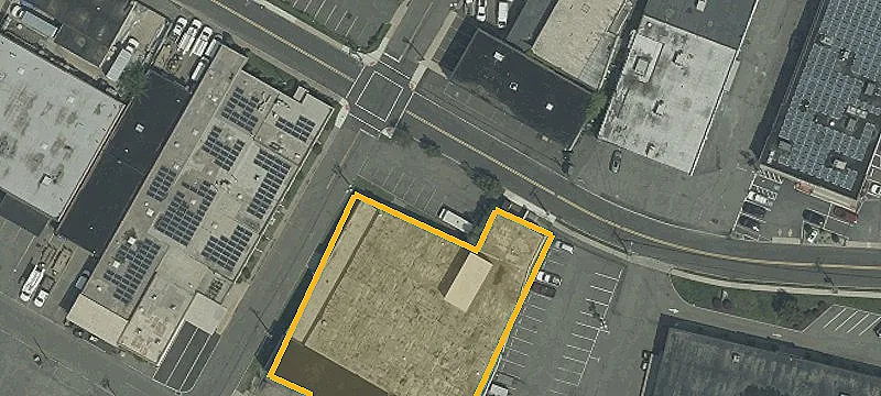 Industrial Warehouse with 3 Dock Doors