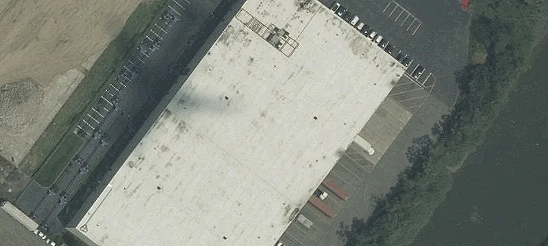 Warehouse with 9 Loading Docks