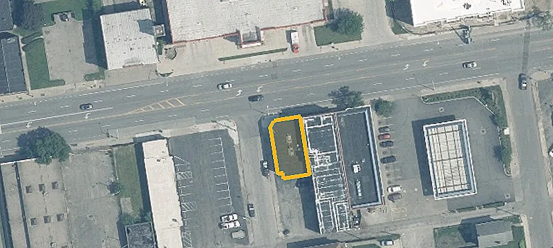 Corner Retail with On-Site Parking
