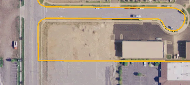 High-Exposure Commercial Land