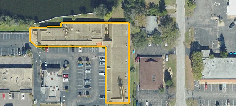 Retail Center Lease with Signage