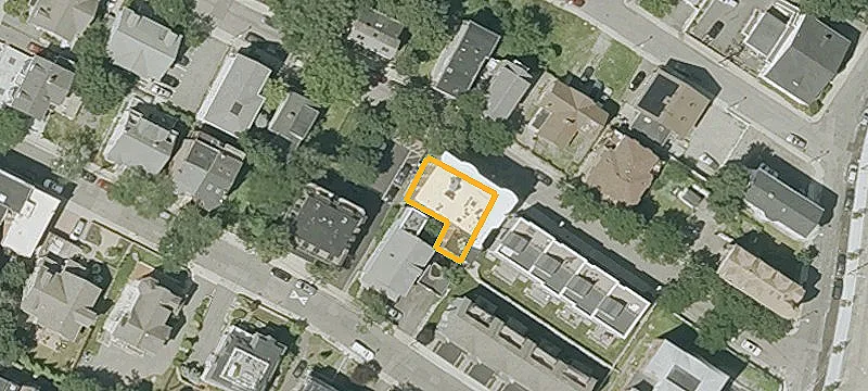 Newly Renovated 4-Bedroom Apartment