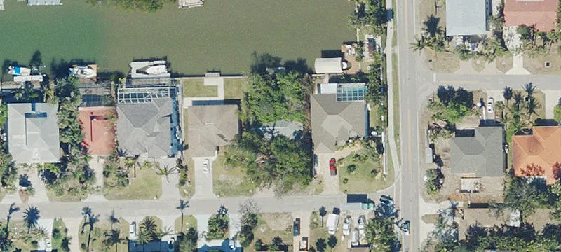 Waterfront Canal-Access Land