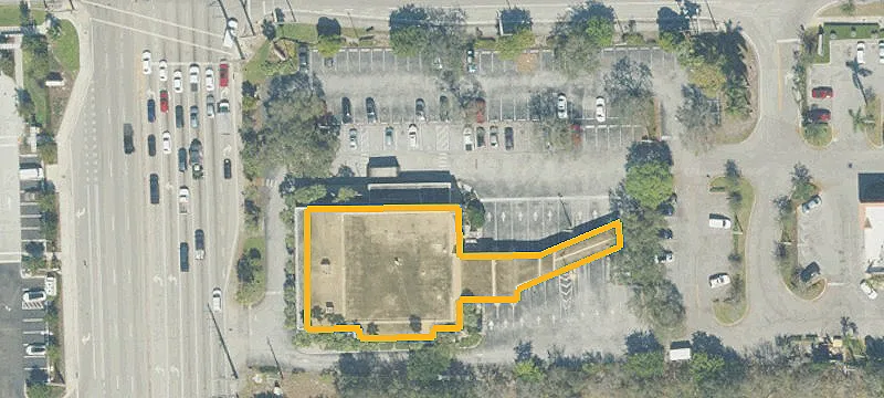Restaurant-Oriented Retail Space