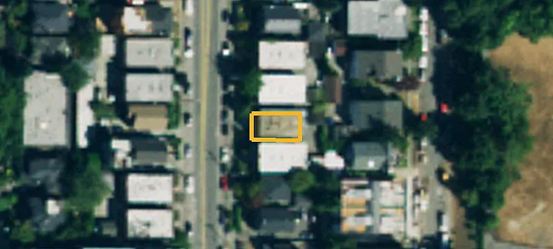 1926 Brick 6-Unit Apartment Building