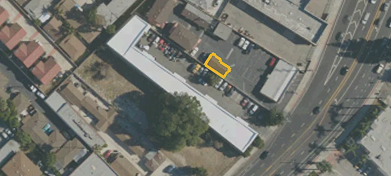 Multi-Tenant Warehouse with Grade Door
