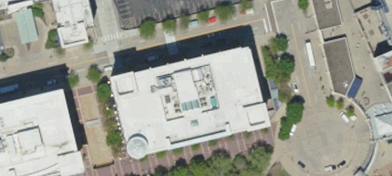 24/7 Secured Office Building with Concierge