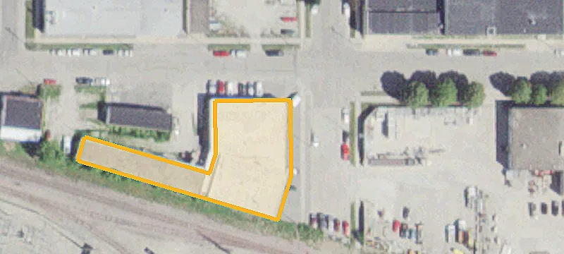 Open-Concept Retail Warehouse Opportunity