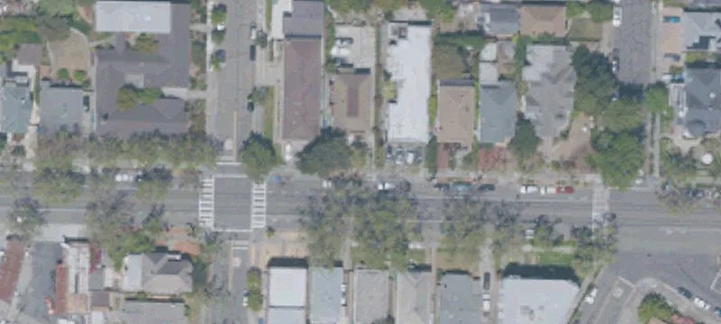 Four-Unit Residential Building with Garden