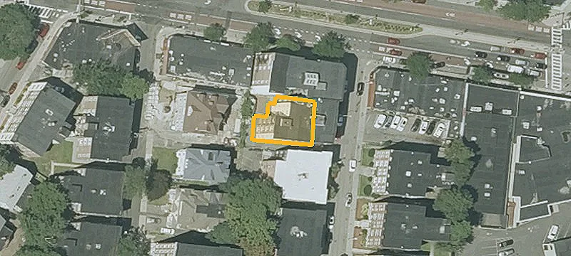 3-Bed Apartment with In-Building Laundry