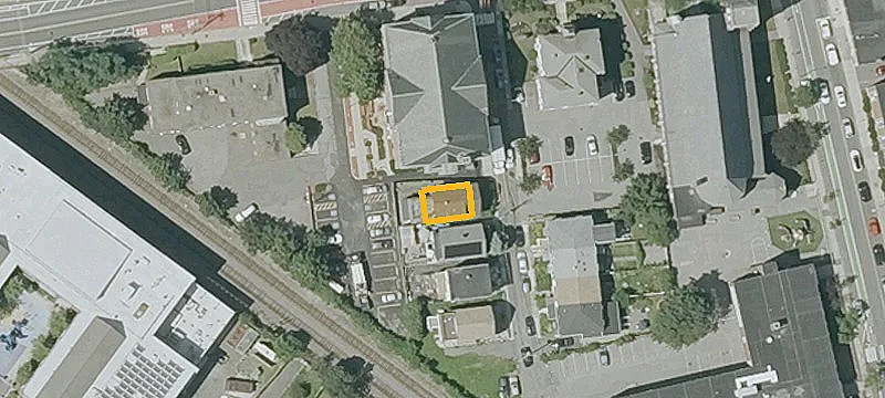 Renovated Four-Bedroom Apartment with Roof Deck