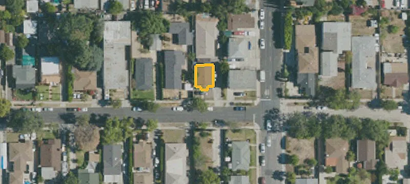 Well Maintained Triplex with Courtyard