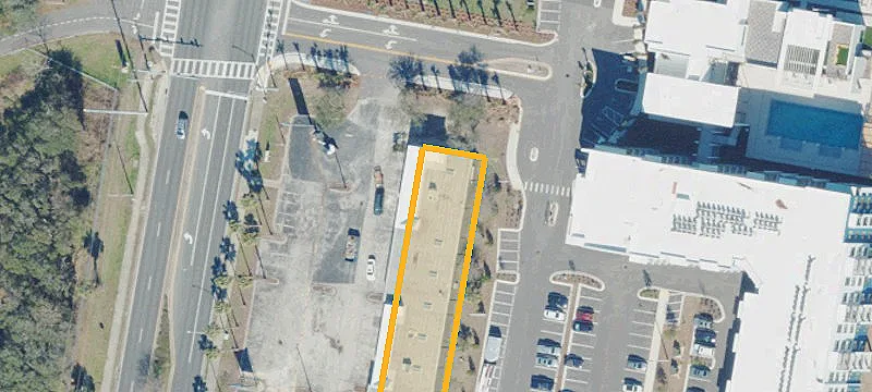 Upscale Retail Shopping Plaza