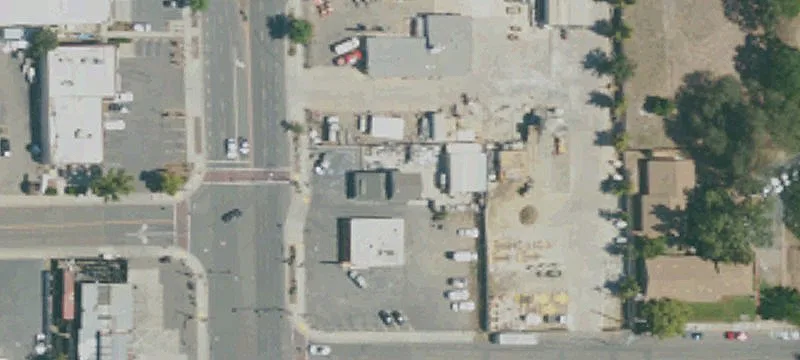 Office and Shop with Secured Yard
